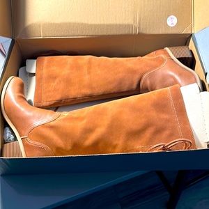 Size 9 beautiful brown timberland boots